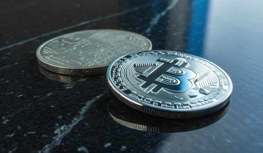 Различия между фиатной валютой и криптовалютой